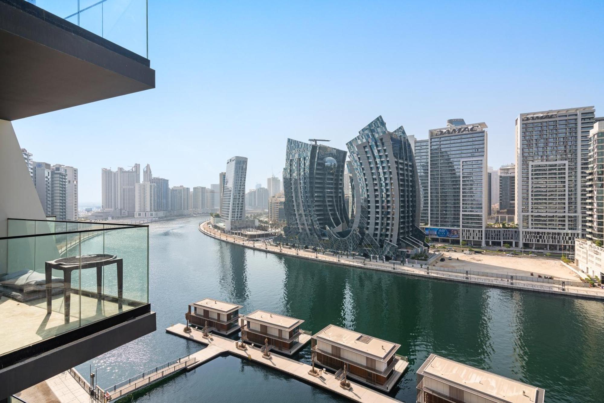 Furnished Apartment Binghatti Canal - Burj Khalifa View, Дубай Экстерьер фото