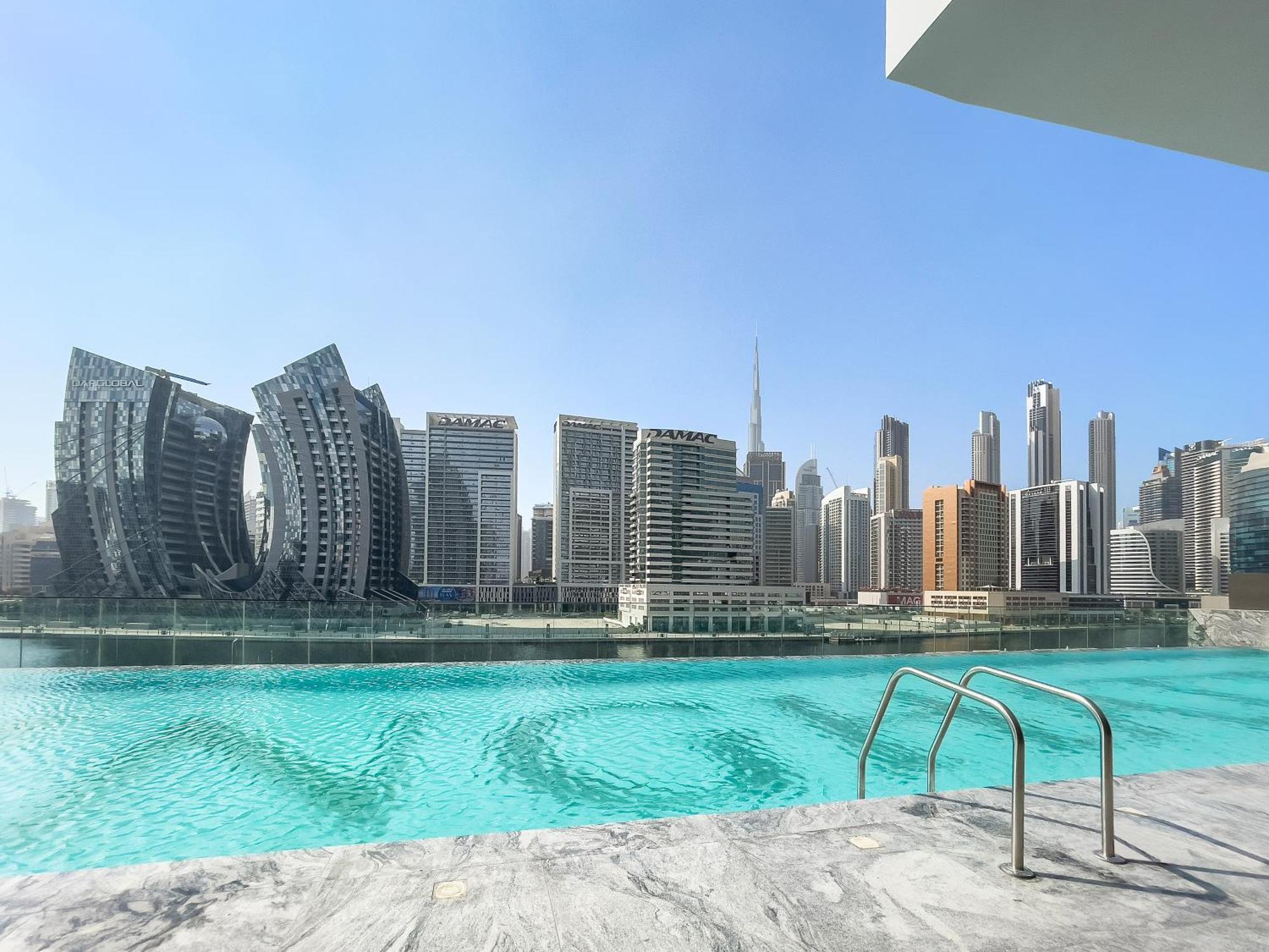 Furnished Apartment Binghatti Canal - Burj Khalifa View, Дубай Экстерьер фото