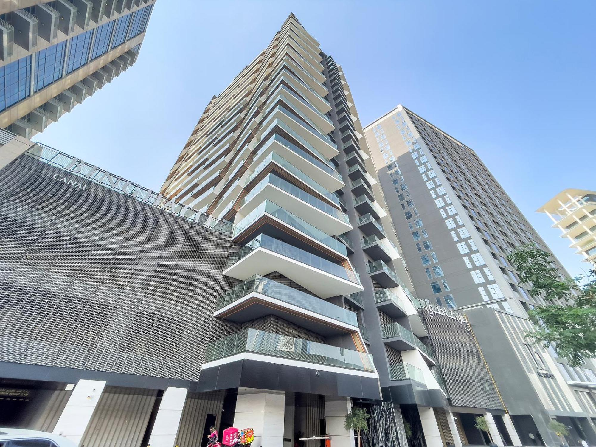 Furnished Apartment Binghatti Canal - Burj Khalifa View, Дубай Экстерьер фото