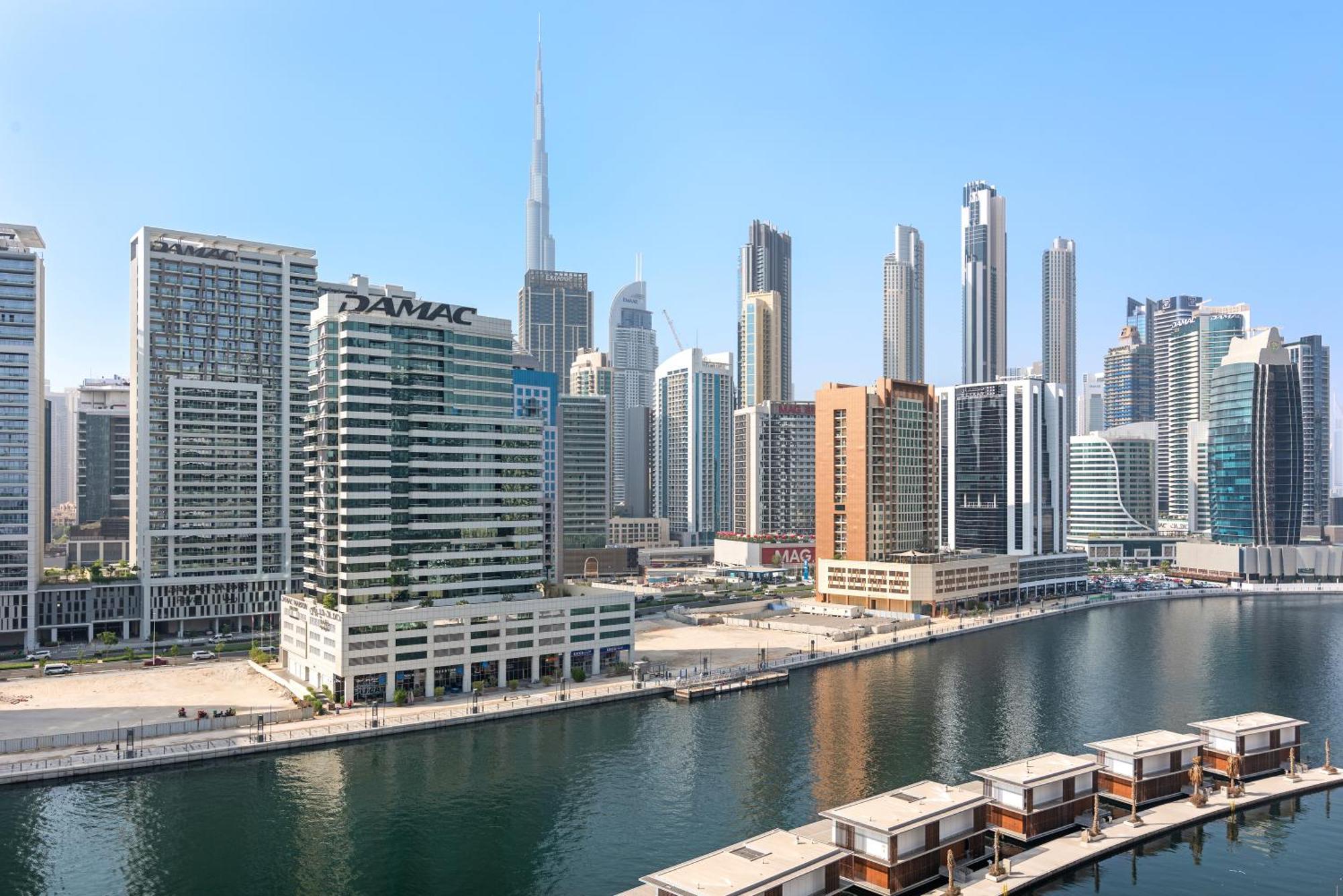 Furnished Apartment Binghatti Canal - Burj Khalifa View, Дубай Экстерьер фото